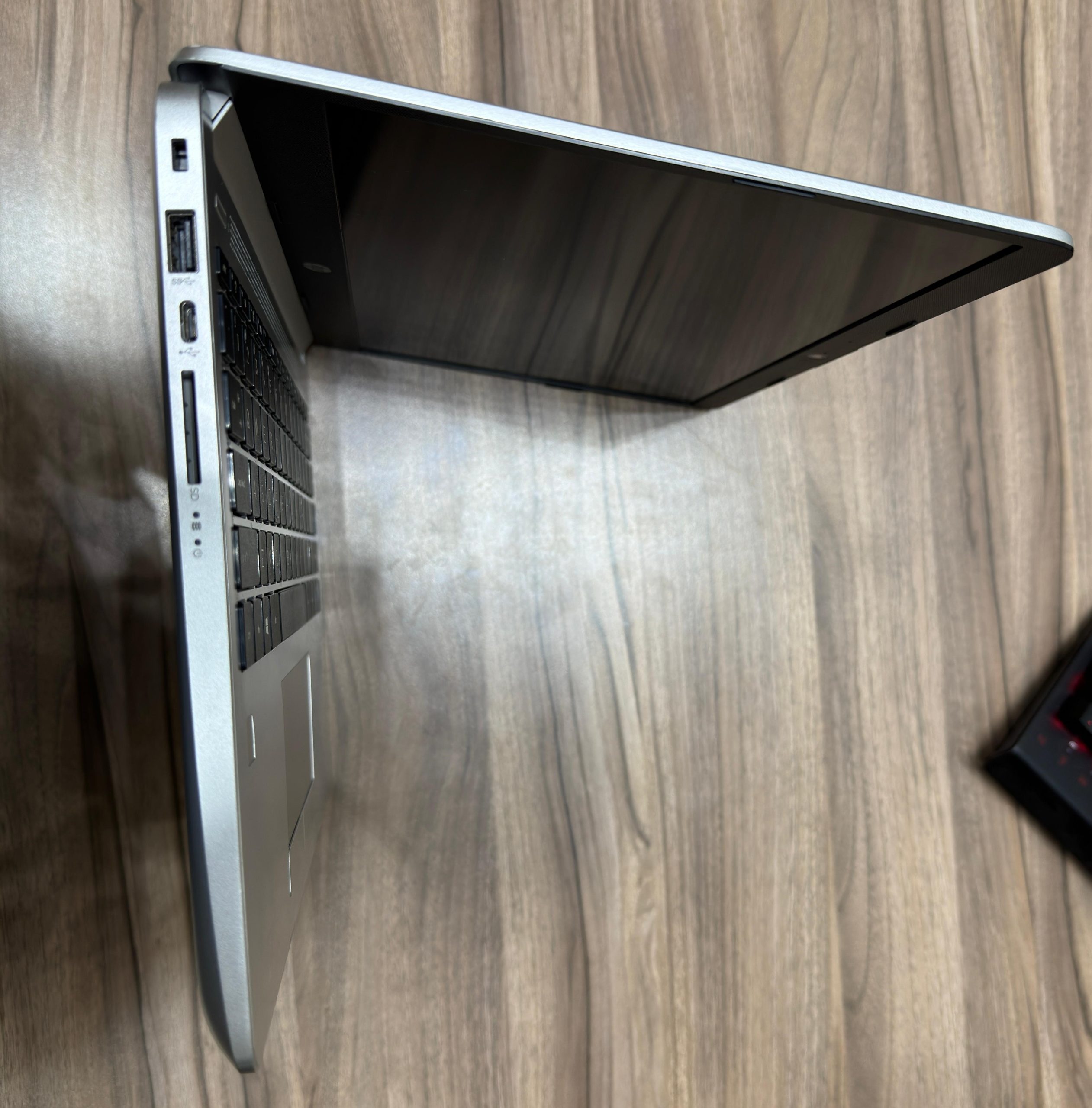 HP NOTEBOOK 348 G7 |INTEL CORE i5| 8GB RAM|256GB SSD |10TH GENERATION|14 INCH DISPLAY - Image 2