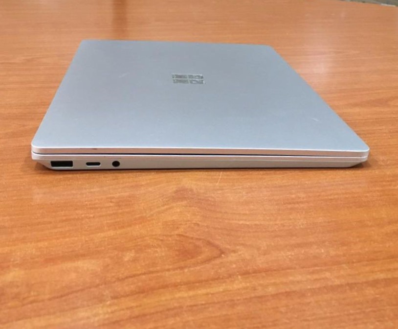 MICROSOFT SURFACE LAPTOP GO