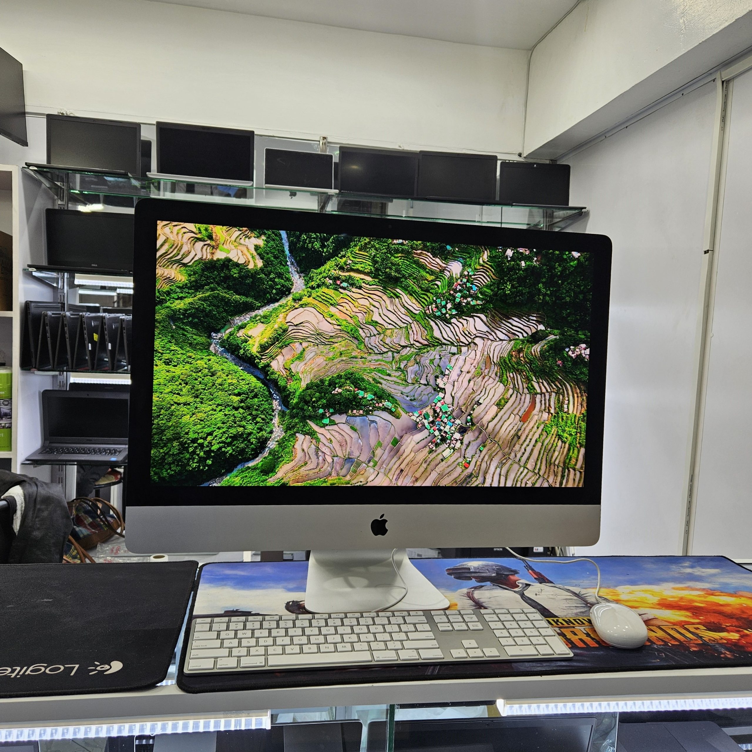 IMAC A1419 | 27 INCH RETINA DISPLAY | INTEL CORE i7 |7TH GENERATION | 16GB RAM | 512GB SSD | 4GB RADEON GRAPHICS|5K DISPLAY - Image 2