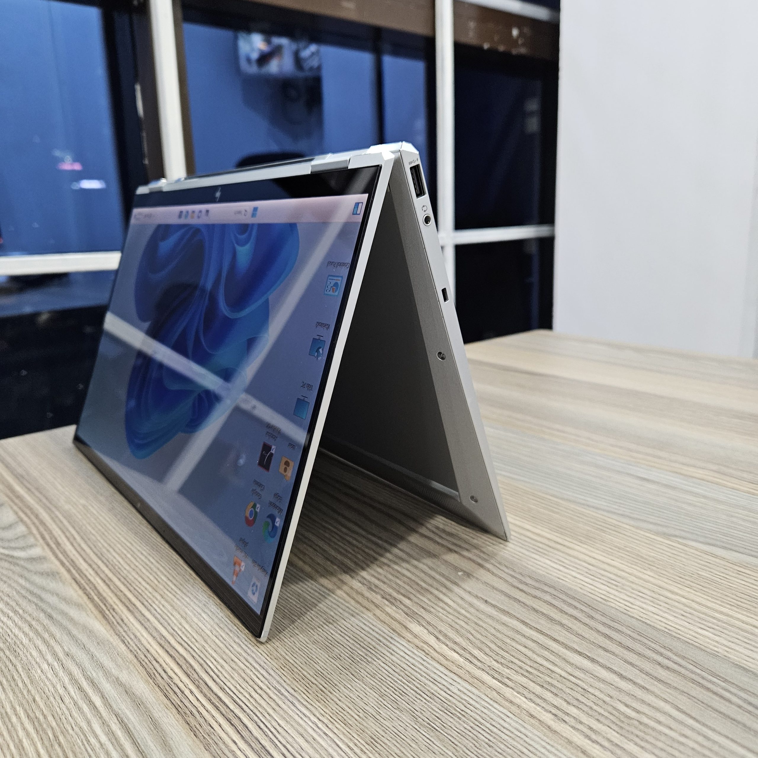 HP ELITEBOOK 1040 G8 X360