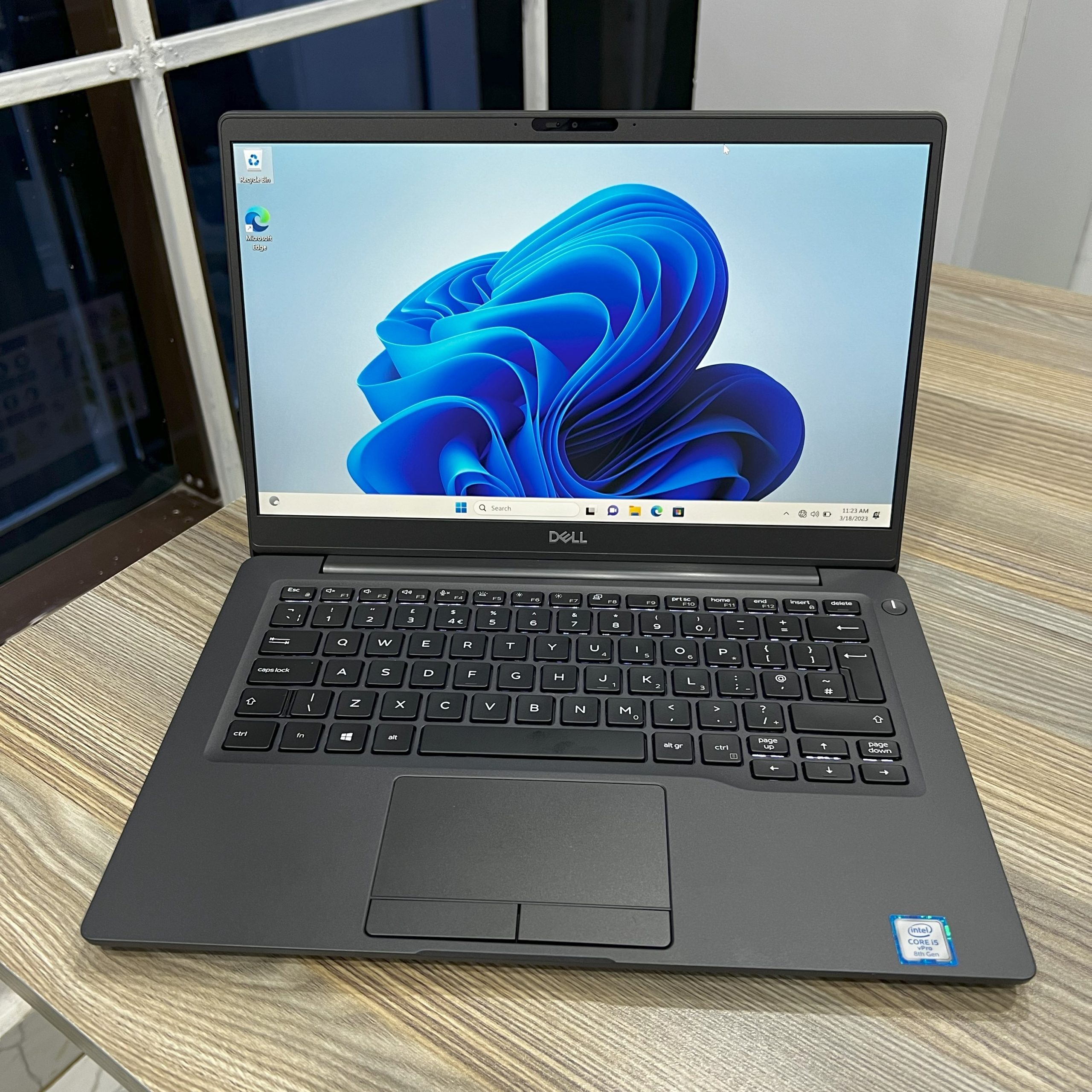 DELL LATITUDE 7300
