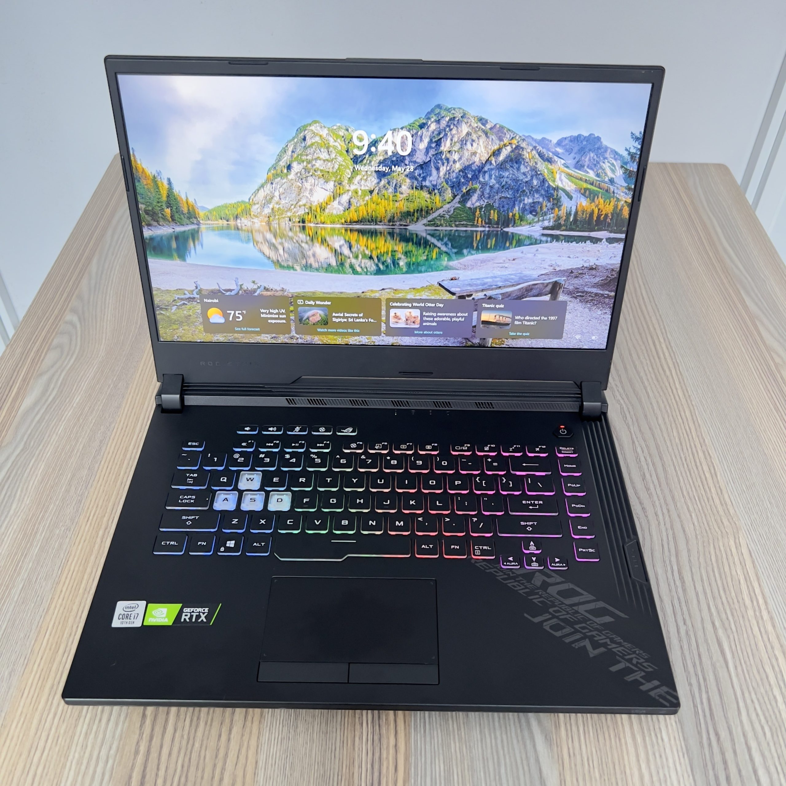 ASUS ROG STRIX GS12LV