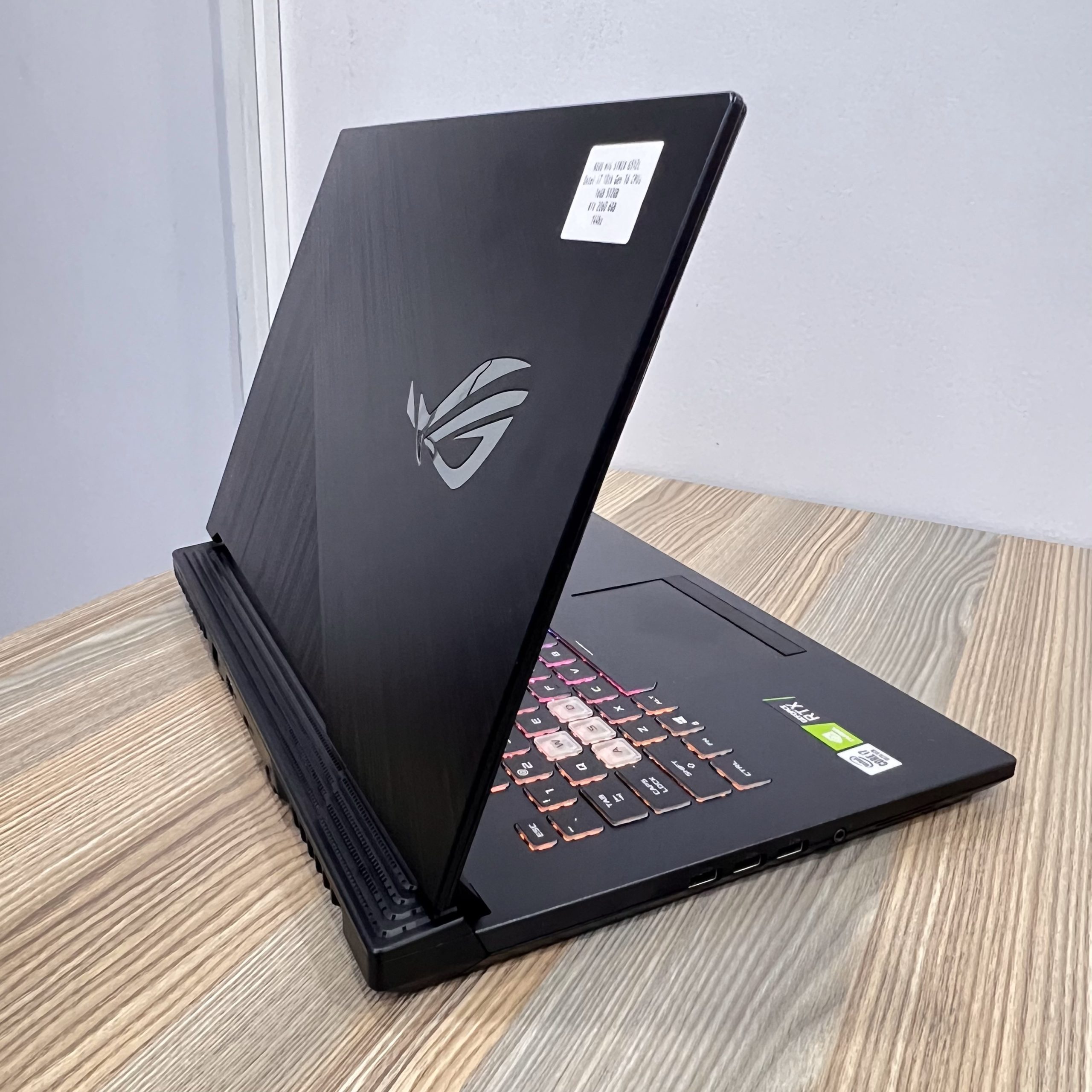 ASUS ROG STRIX GS12LV