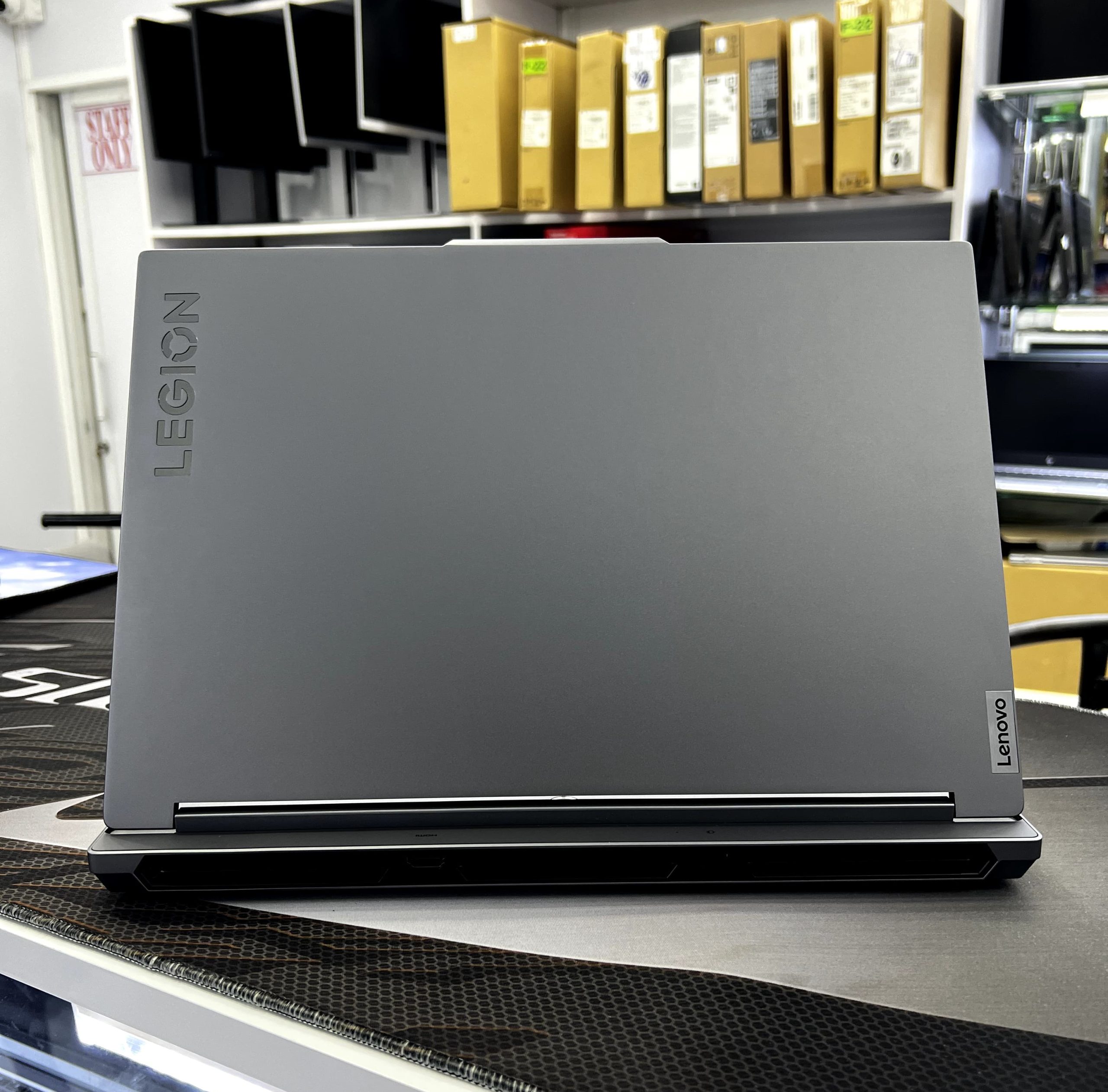 LENOVO LEGION 5 16IRX9 GAMING LAPTOP