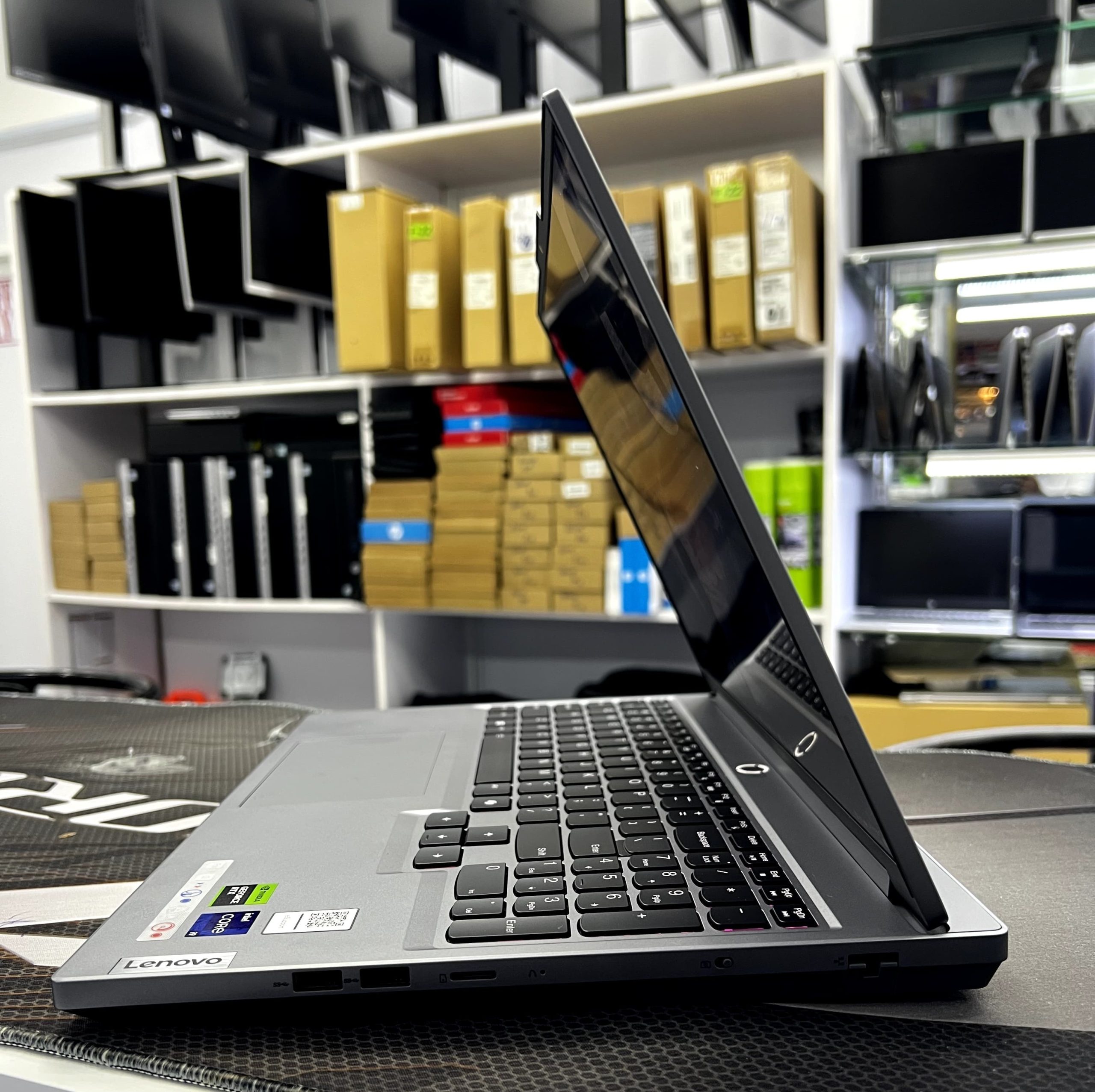 LENOVO LEGION 5 16IRX9 GAMING LAPTOP