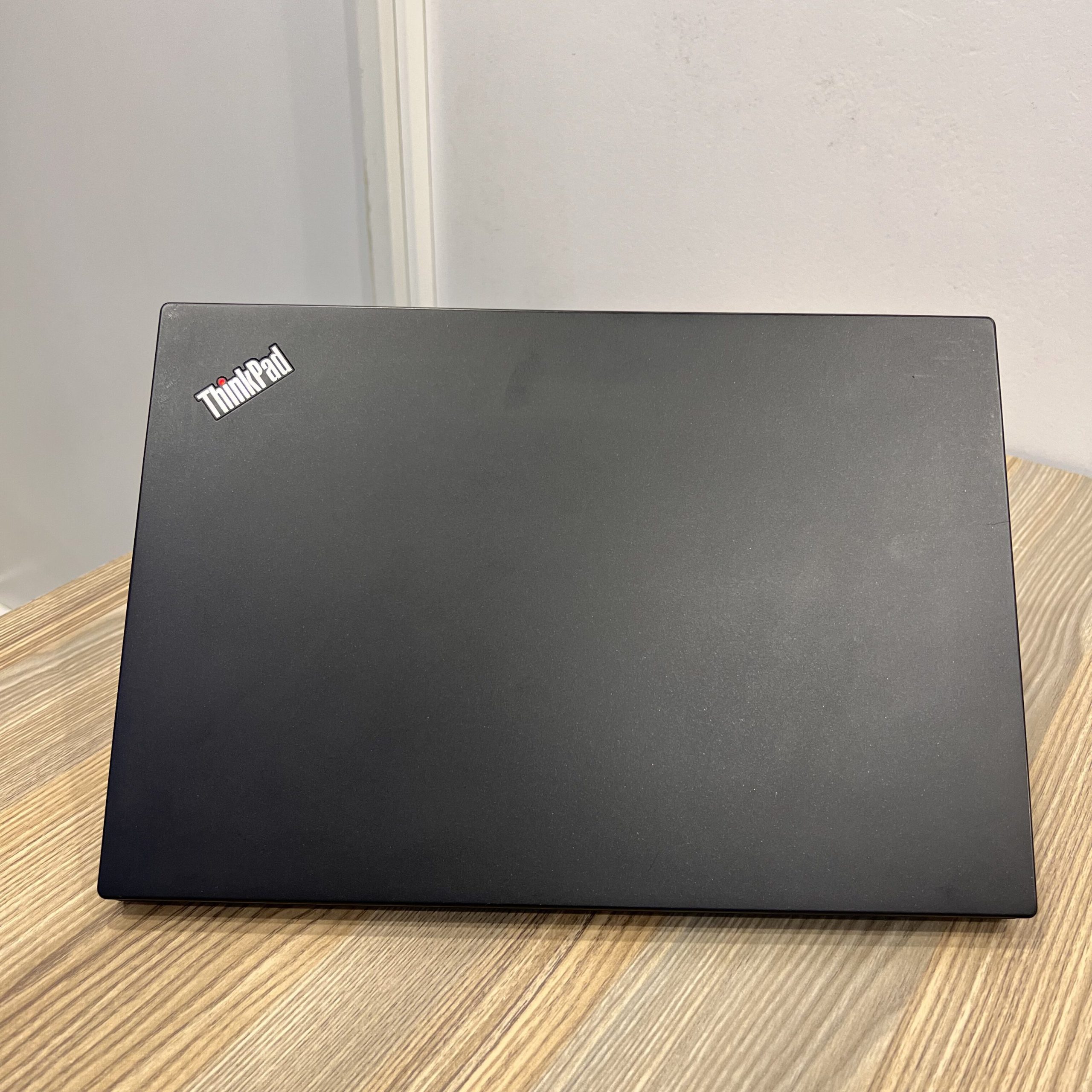 LENOVO THINKPAD T14S Gen 1 (MODEL: 20T1S2V000) | INTEL CORE i5 10310U PROCESSOR (8 CORES, 1.7GHZ BASE, UP TO 2.2GHZ TURBO) | 16GB RAM | 256GB SSD STORAGE | INTEL UHD GRAPHICS | 14-INCH FULL HD TOUCHSCREEN DISPLAY | WINDOWS 11 PRO OPERATING SYSTEM | SLIM DESIGN - Image 4