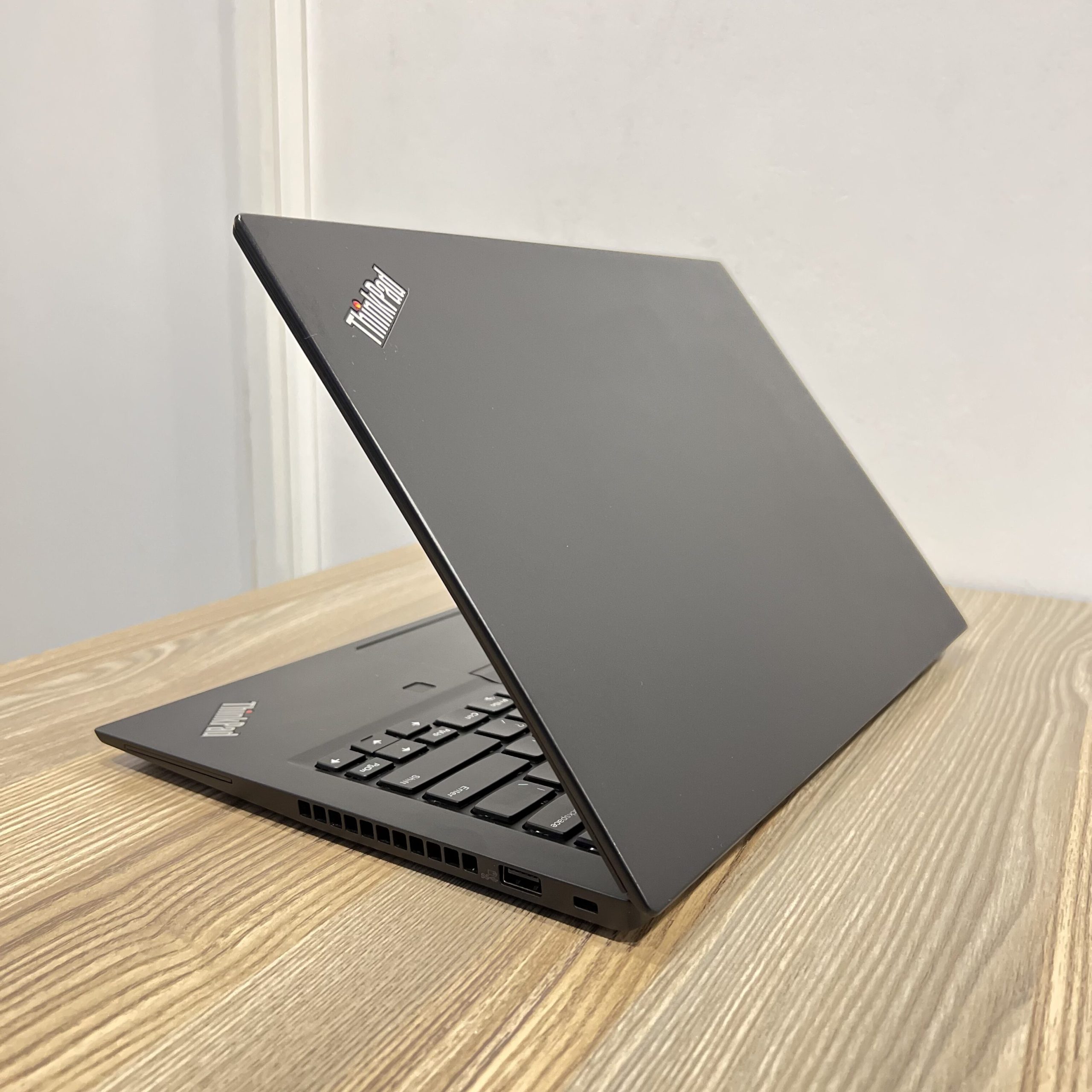 LENOVO THINKPAD T14S Gen 1 (MODEL: 20T1S2V000) | INTEL CORE i5 10310U PROCESSOR (8 CORES, 1.7GHZ BASE, UP TO 2.2GHZ TURBO) | 16GB RAM | 256GB SSD STORAGE | INTEL UHD GRAPHICS | 14-INCH FULL HD TOUCHSCREEN DISPLAY | WINDOWS 11 PRO OPERATING SYSTEM | SLIM DESIGN - Image 6