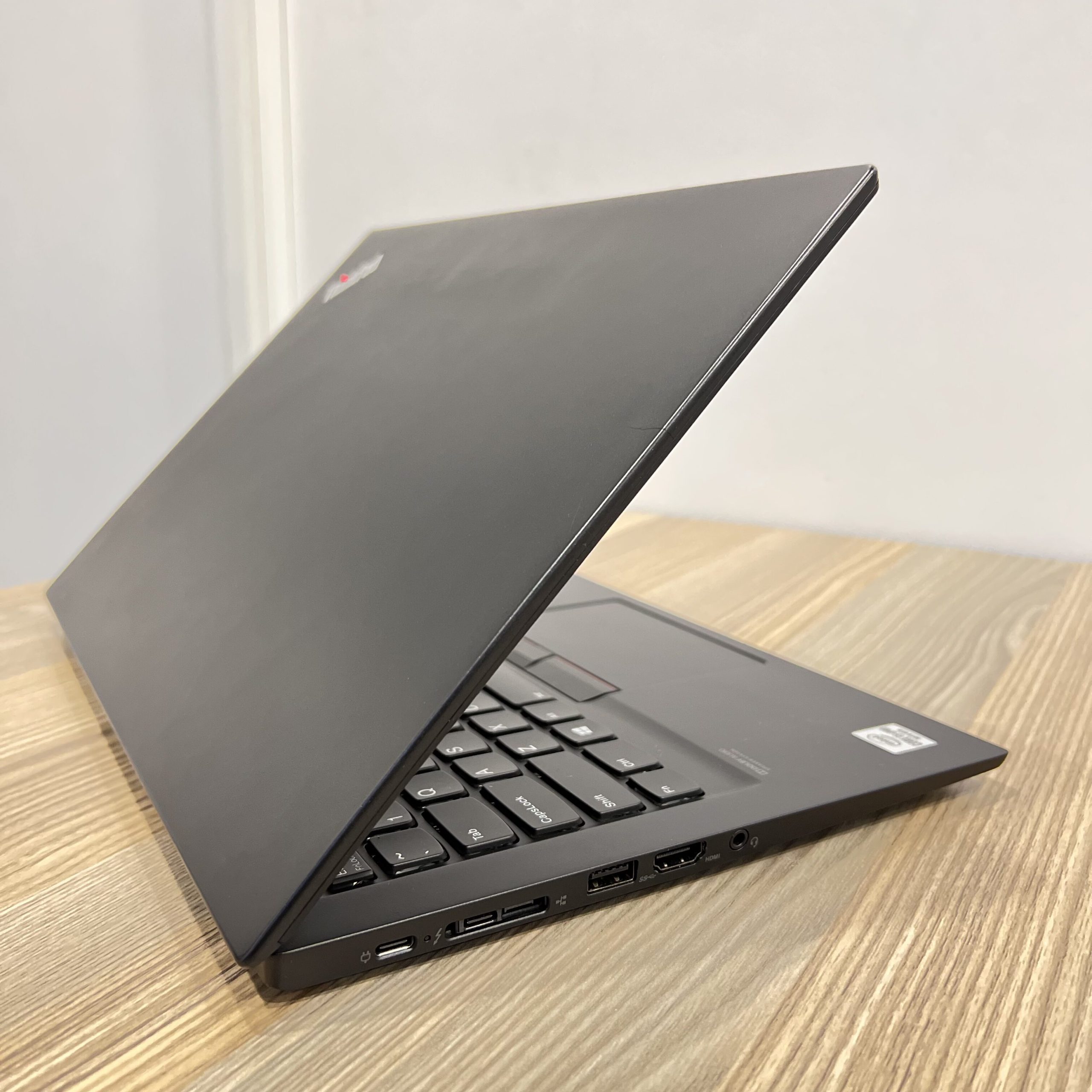 LENOVO THINKPAD T14S Gen 1 (MODEL: 20T1S2V000) | INTEL CORE i5 10310U PROCESSOR (8 CORES, 1.7GHZ BASE, UP TO 2.2GHZ TURBO) | 16GB RAM | 256GB SSD STORAGE | INTEL UHD GRAPHICS | 14-INCH FULL HD TOUCHSCREEN DISPLAY | WINDOWS 11 PRO OPERATING SYSTEM | SLIM DESIGN - Image 7