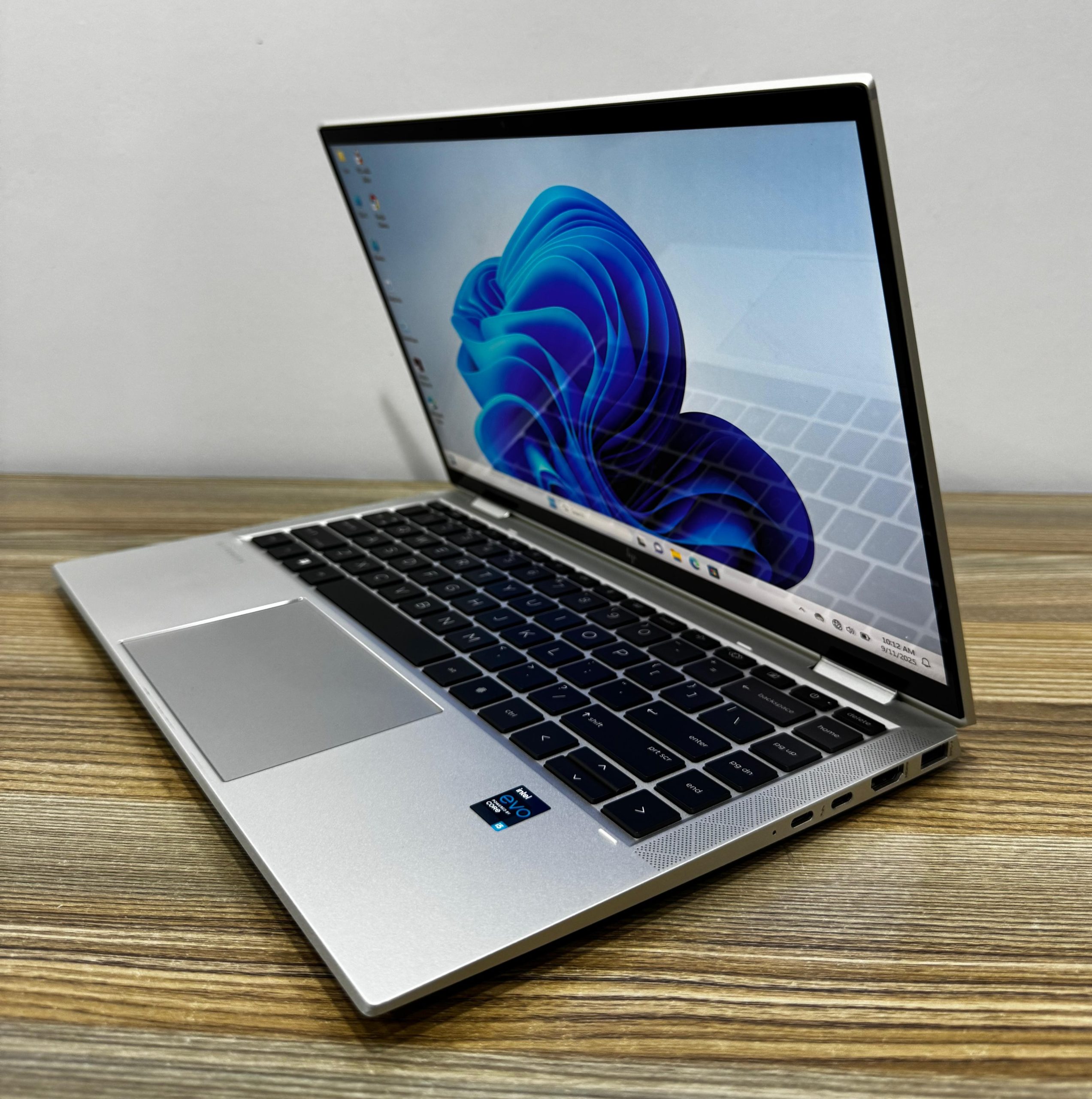 HP ELITEBOOK X360 1040 G8 |