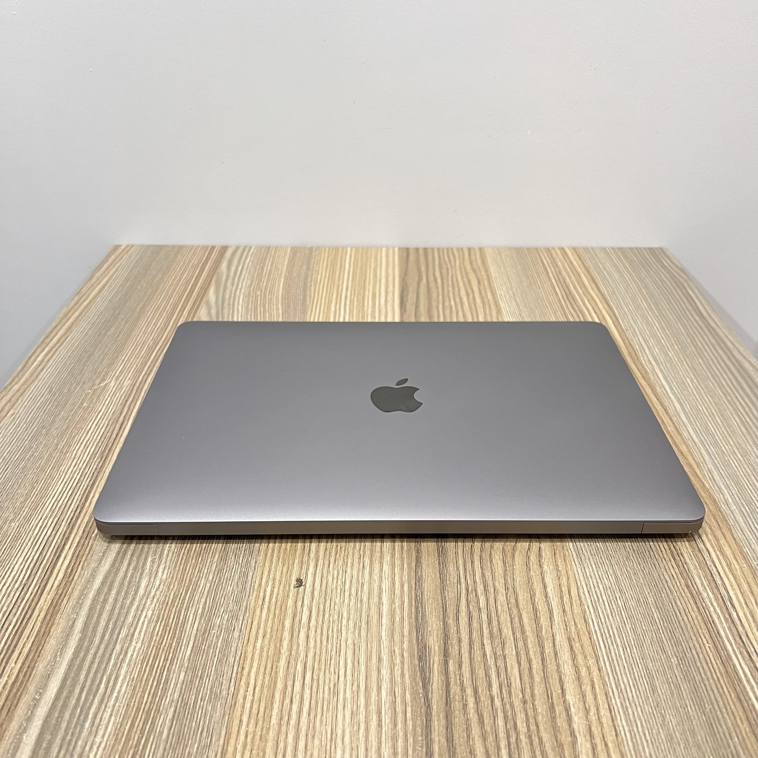 APPLE MACBOOK AIR M1 (2020)