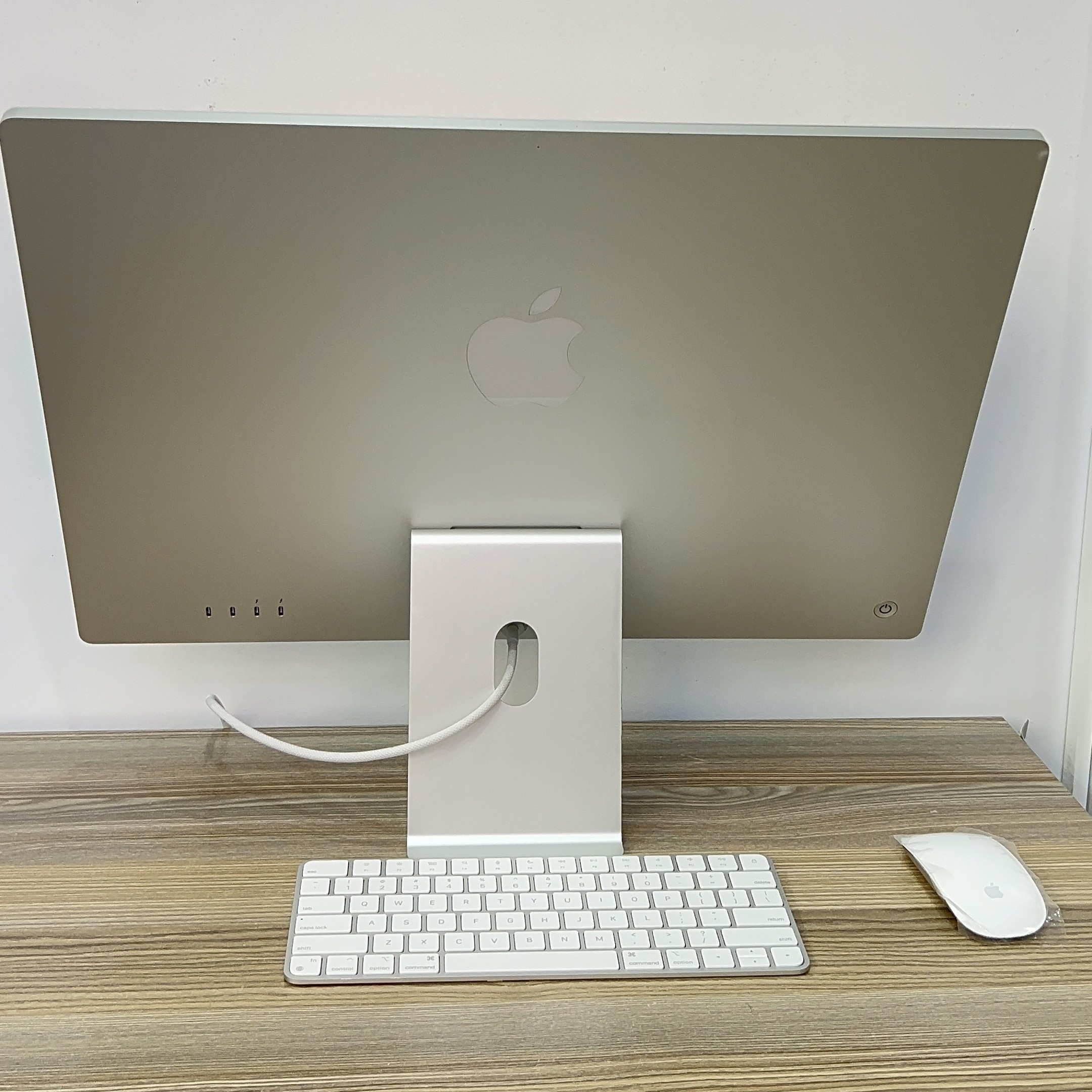 APPLE IMAC 24” (M1, 2021)