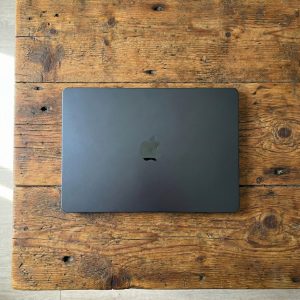APPLE MACBOOK PRO 14-INCH M5 CHIP |